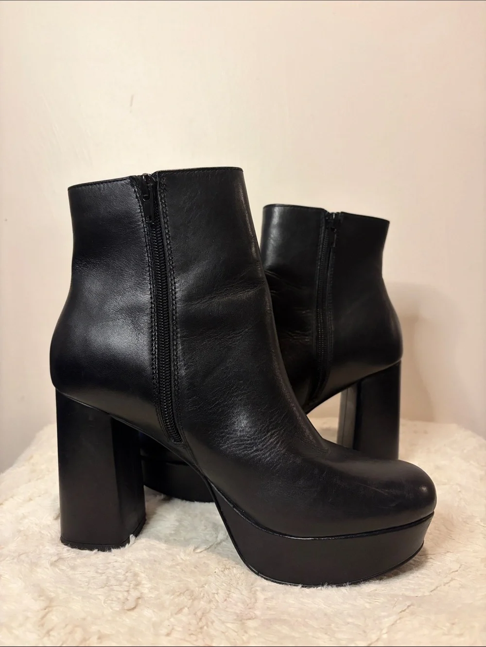 Steve Madden “Grate” Black Leather Platform Chunky Heel Ankle Boots Size 8.5